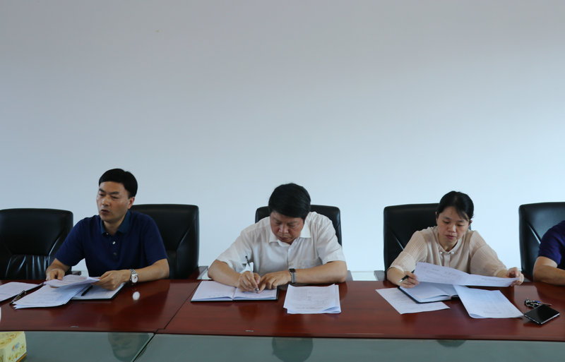 我校召开创文工作调度会