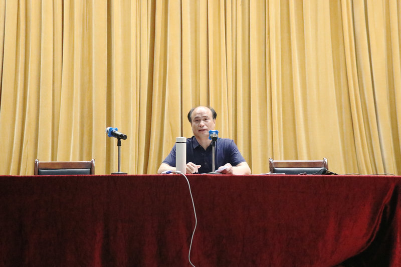 我校举行2019年校本课题启动仪式暨课题研究专项培训会