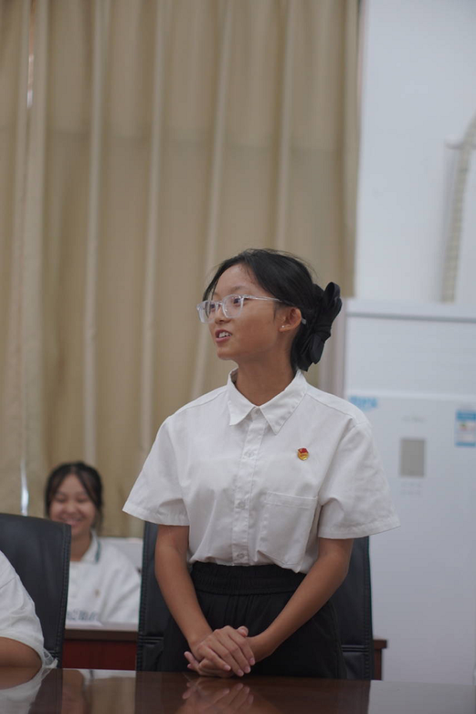 座谈会3.png
