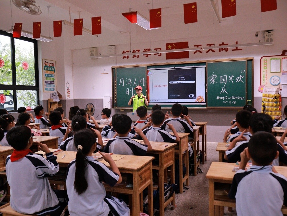 111111111111 手势舞.jpg