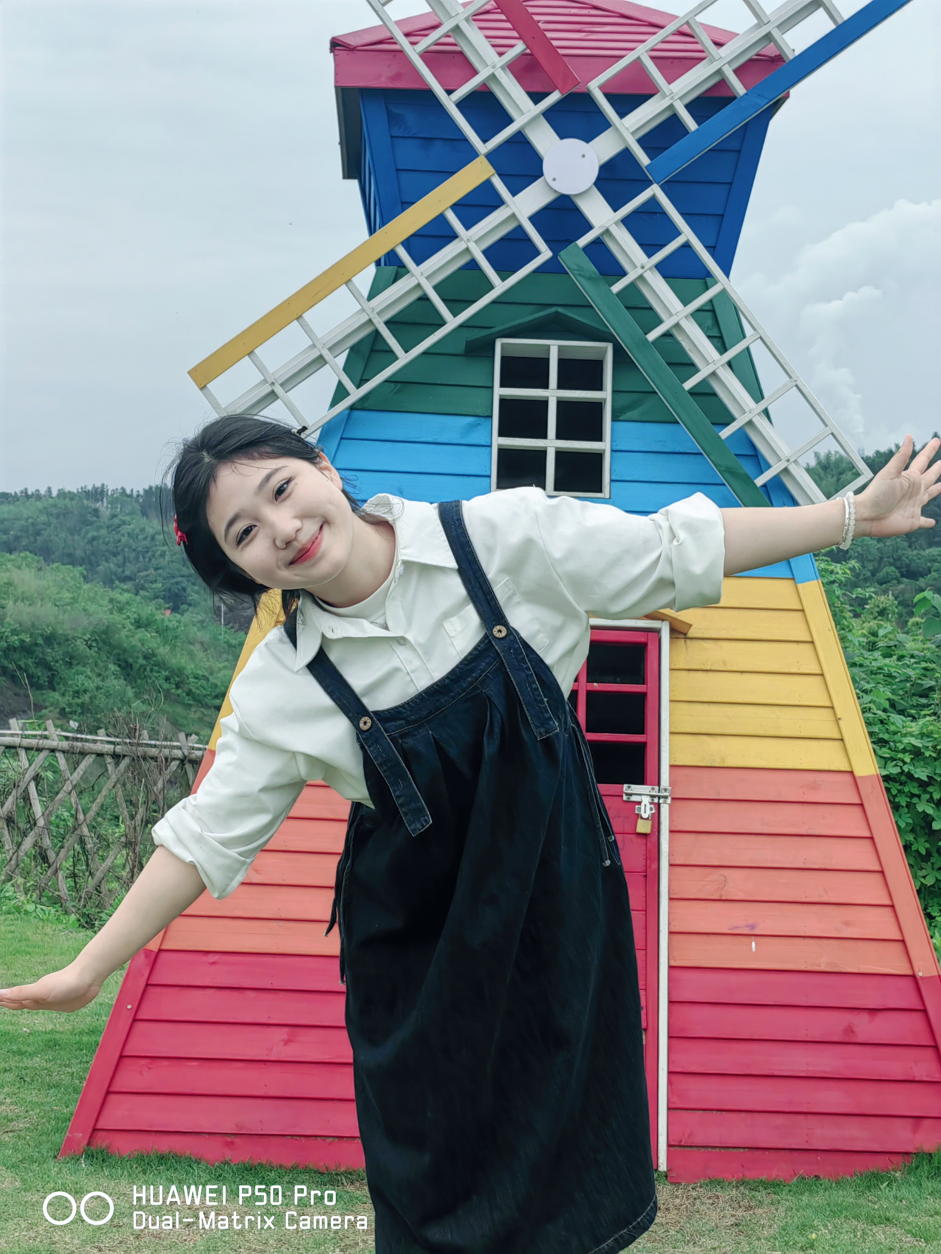 谭雅.jpg 谭雅.jpg