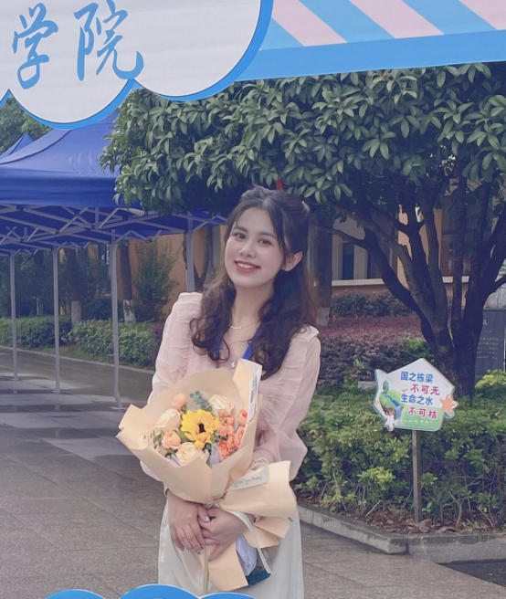 文旅教育学院-李若曦.png