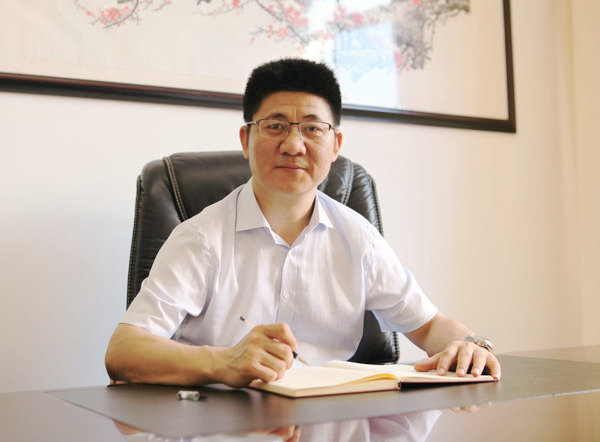 党委副书记,校长 张华