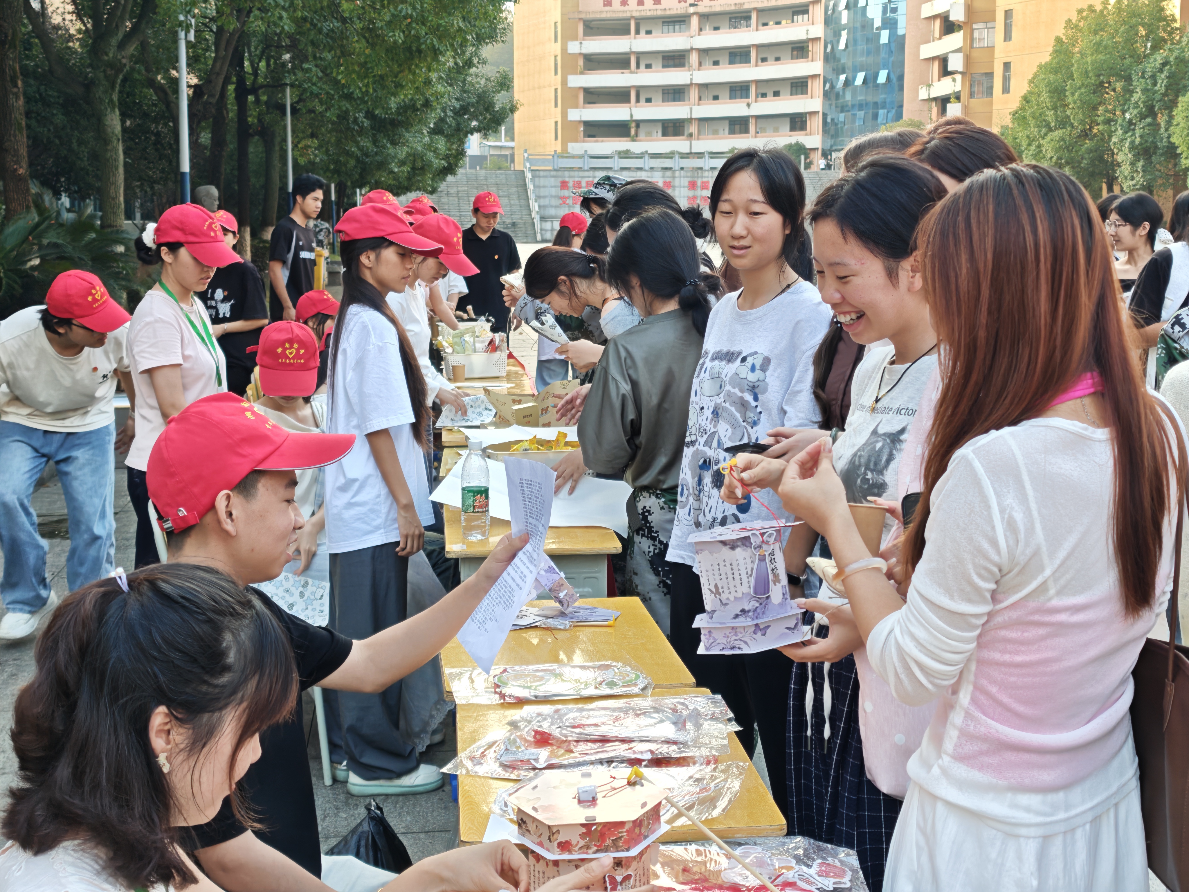 灯谜区.jpg
